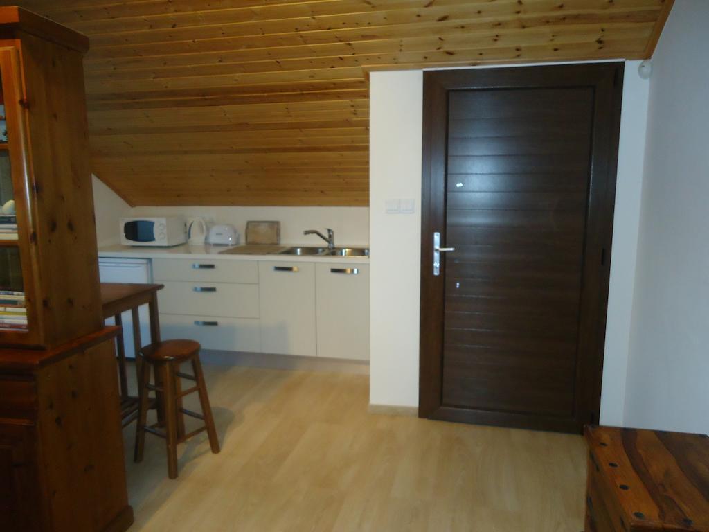 Petralona Apartment Agios Athanasios Esterno foto