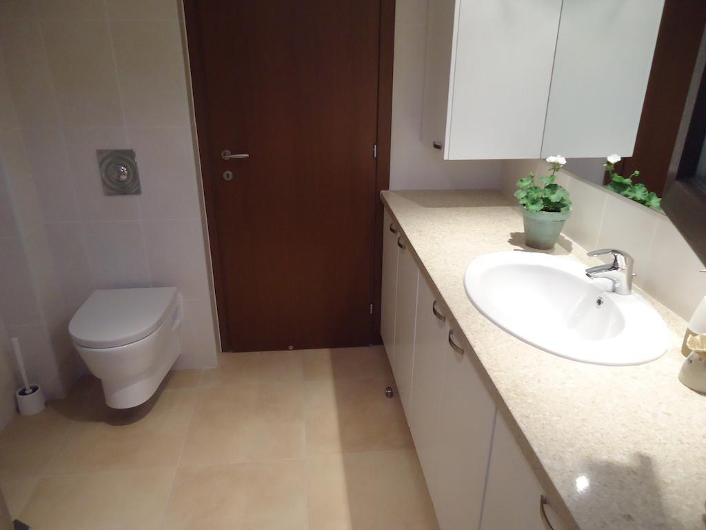 Petralona Apartment Agios Athanasios Esterno foto