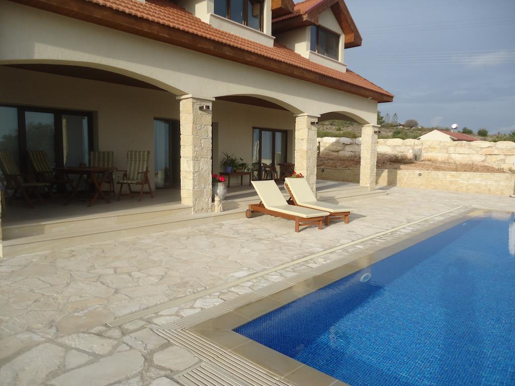 Petralona Apartment Agios Athanasios Esterno foto